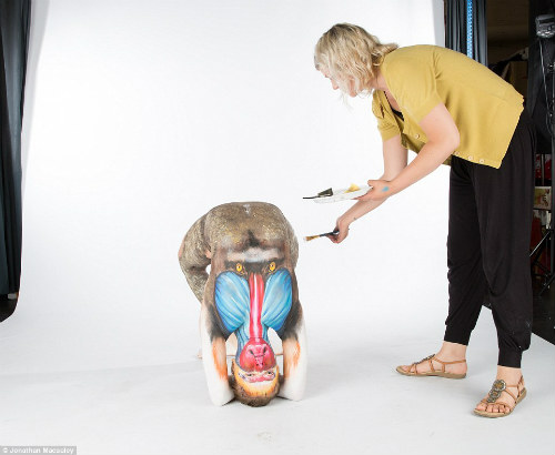 Ngỡ ngàng vẻ đẹp động vật trên cơ thể người - 5