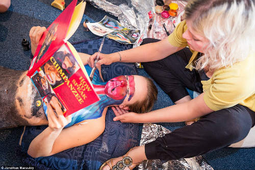 Ngỡ ngàng vẻ đẹp động vật trên cơ thể người - 3