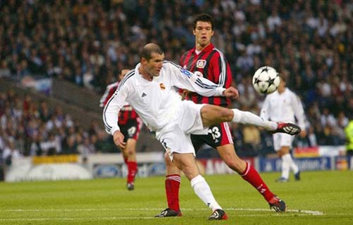 Zidane và những pha bóng làm nên huyền thoại - 1
