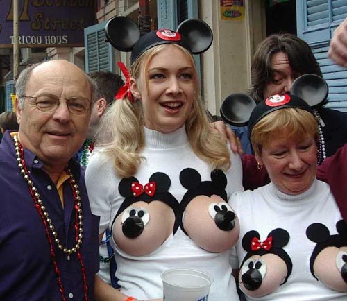 Liên khúc cười: Hậu trường sân cỏ - 2