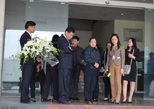 Di hài 3 mẹ con người Việt trong vụ MH17 đã về nước - 1