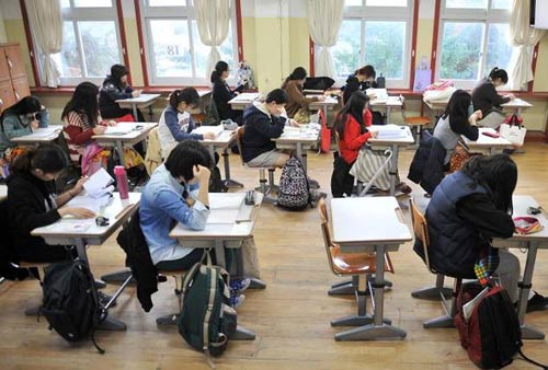Hàn Quốc nín thở trước kỳ thi đại học - 2
