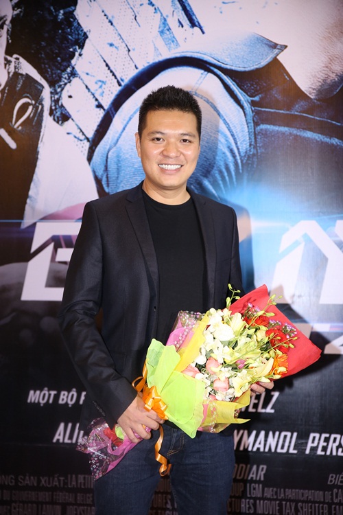 Trương Thế Vinh tình cảm đi xem phim cùng bạn gái phi công - 6