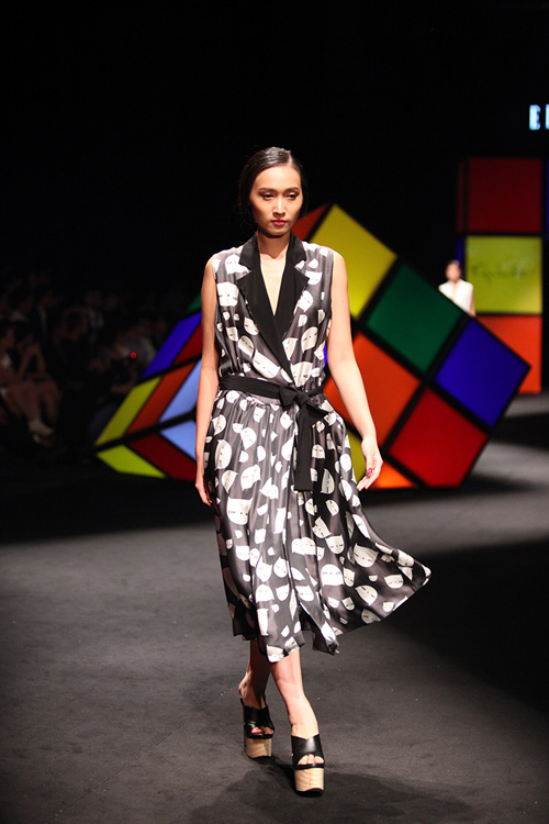 Váy áo họa tiết mèo gây ấn tượng tại Elle show - 4