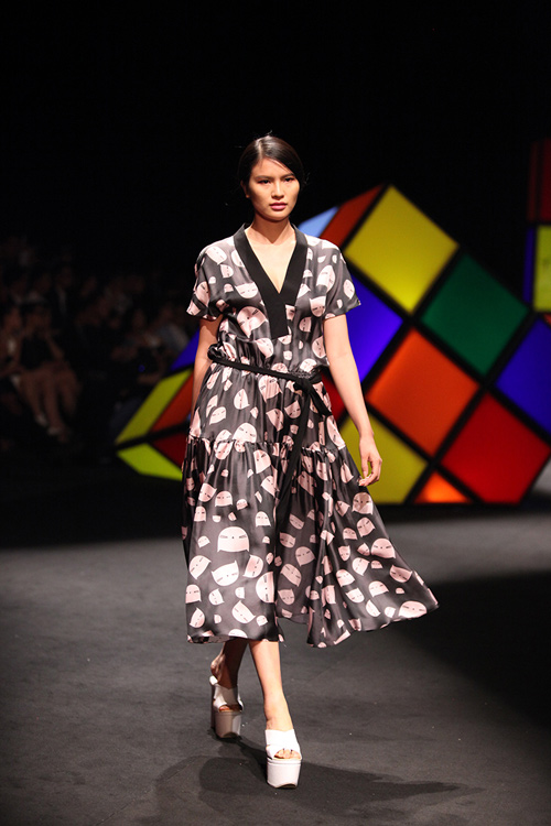 Váy áo họa tiết mèo gây ấn tượng tại Elle show - 5