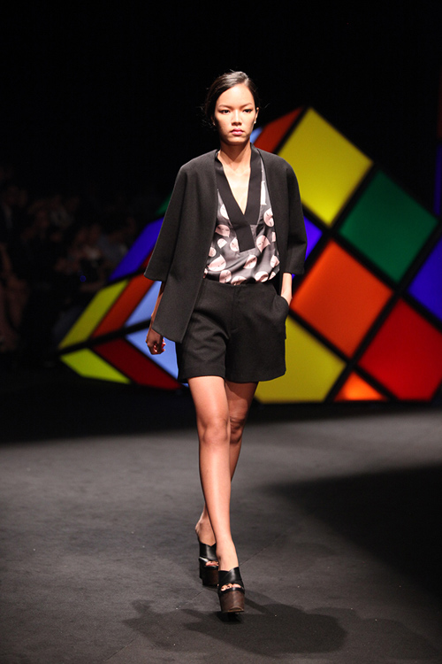 Váy áo họa tiết mèo gây ấn tượng tại Elle show - 14