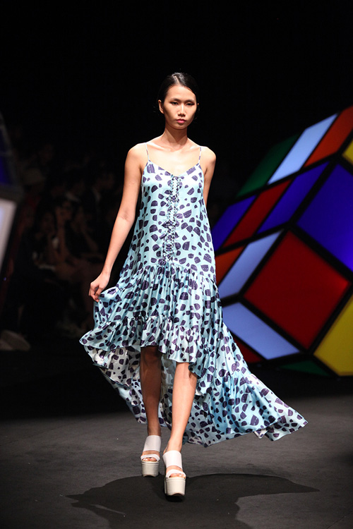 Váy áo họa tiết mèo gây ấn tượng tại Elle show - 4