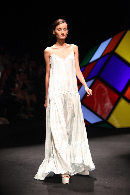 Váy áo họa tiết mèo gây ấn tượng tại Elle show - 7