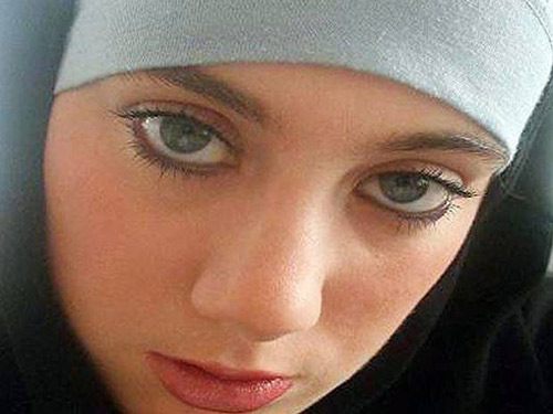 Báo Nga: Nữ khủng bố nguy hiểm nhất thế giới bị bắn hạ - 1