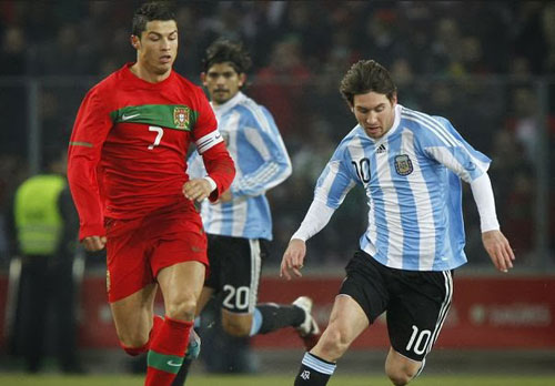Messi sắp đối đầu Ronaldo: Thước đo tới QBV - 1