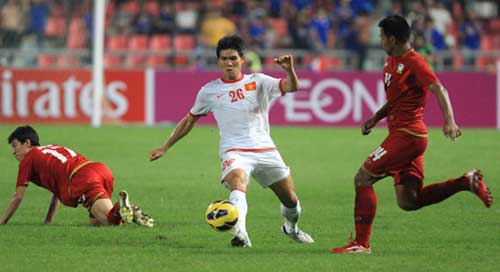 Thái Lan-Việt Nam: 4 bàn thắng, 1 thẻ đỏ - 1
