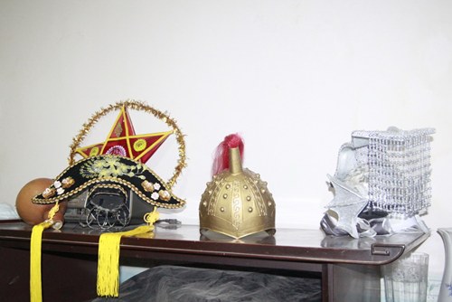 Gặp gỡ nhóm kịch chàng trai 9x giả gái xinh như mộng - 6