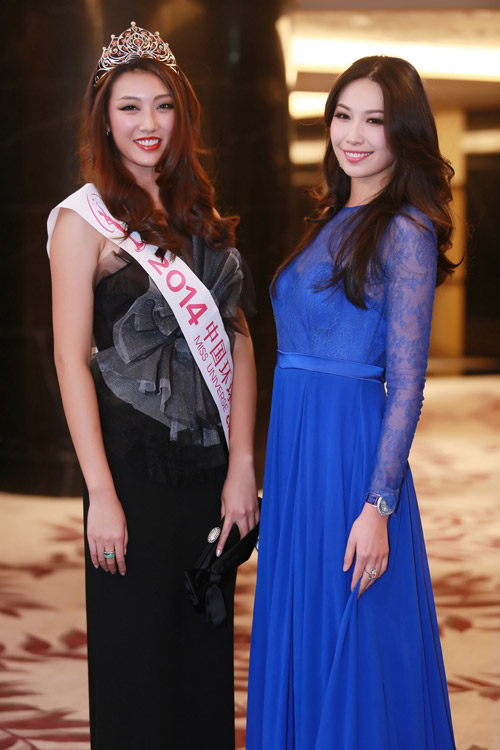 "Hoàng hậu Ki" diện đồ hiệu hàng tỉ đồng tại Việt Nam - 15