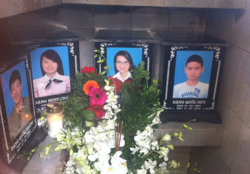 3 mẹ con tử nạn vụ MH17: Ngày đoàn tụ ở nghĩa trang - 1