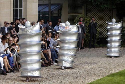 33 trang phục đáng sợ ít ai dám liều mặc - 4