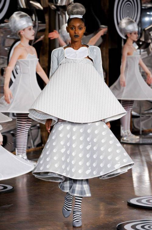 33 trang phục đáng sợ ít ai dám liều mặc - 8