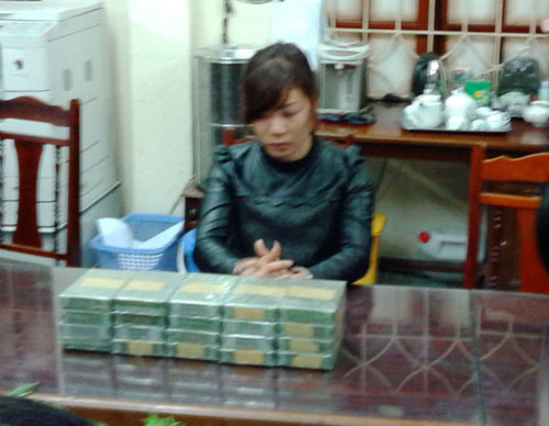 Bắt quả tang 3 đối tượng "ôm" 20 bánh heroin - 1