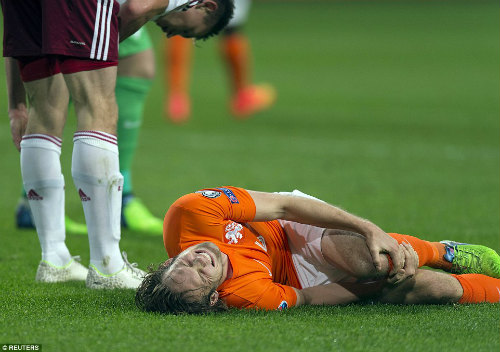 Tin HOT tối 17/11: Mourinho là HLV xuất sắc nhất thế giới - 2