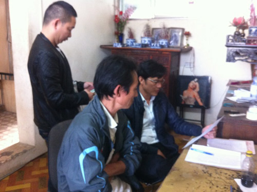 Bắt quả tang hai đối tượng bán biển xe máy giả - 3