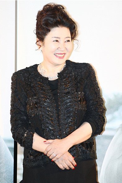 10 lý do khán giả Việt yêu mến "bà mẹ quốc dân Hàn" - 3