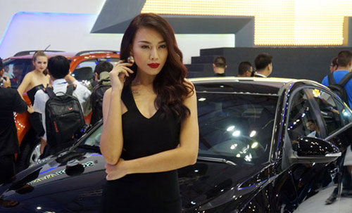 Mỹ nhân 'thiêu cháy' Triển lãm ô tô Việt Nam - 2