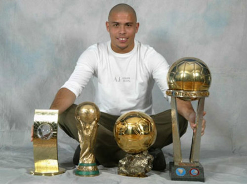 Gạt Messi, Ro "béo" ủng hộ CR7 giành Quả bóng vàng - 2