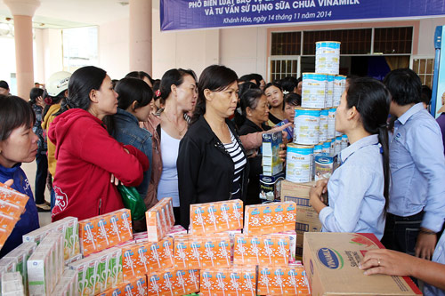 Vinamilk hỗ trợ phổ biến Luật bảo vệ quyền lợi người tiêu dùng - 2