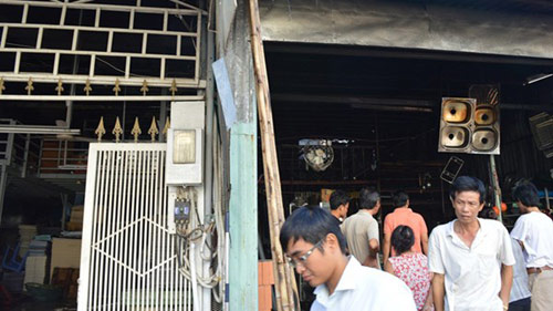 Nhà xưởng rộng hàng trăm m2 bốc cháy rừng rực vào sáng sớm - 5