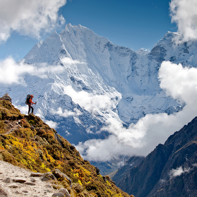 19. Dãy Himalayas, Nepal

Himalayas là dãy núi cao nhất thế giới, sở hữu 14 đỉnh núi cao nhất hành tinh, trong đó 8 đỉnh núi thuộc lãnh thổ Nepal, bao gồm cả đỉnh Everest. Vẻ đẹp ngoạn mục của thiên nhiên nơi đây thu hút rất nhiều du khách ưa du lịch mạo hiểm tới chinh phục mỗi năm.
