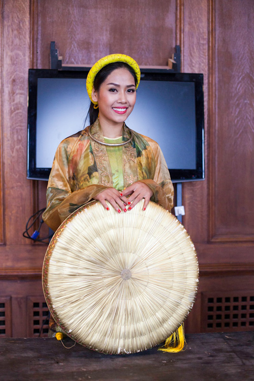 Nguyễn Thị Loan chữa nói ngọng, tự tin đến Miss World - 2