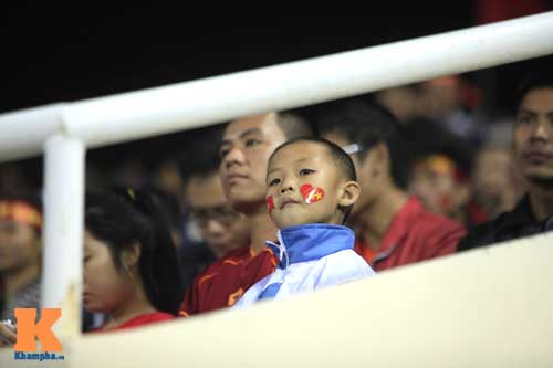 Sân Mỹ Đình: CĐV rực lửa cổ vũ tuyển Việt Nam - 4