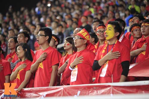 Sân Mỹ Đình: CĐV rực lửa cổ vũ tuyển Việt Nam - 4