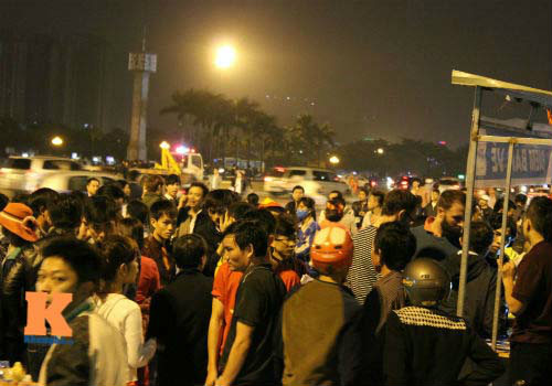 Fan cổ vũ cuồng nhiệt ngày ĐT Việt Nam xuất trận - 2