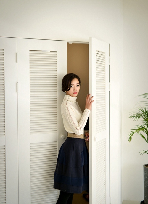 Đẹp và sang trọng tới công sở với áo len cao cổ - 2