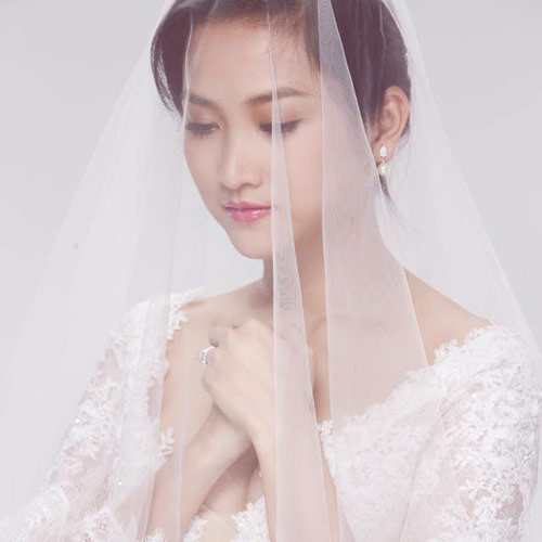 Lam Trường không thích vợ mặc váy cưới quá hở - 2