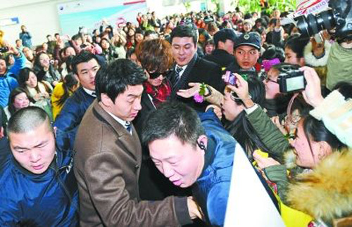 Những lời đồn "giật mình" về Lee Min Ho - 4