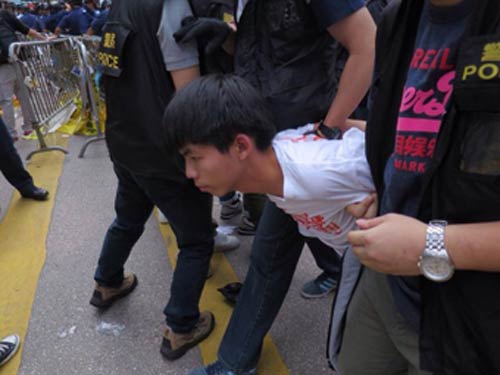 Thủ lĩnh bị bắt, biểu tình Hong Kong “chết yểu” - 1