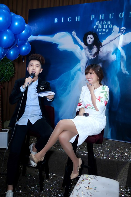 Bích Phương tự tin khoe khả năng hát live trước fan - 4