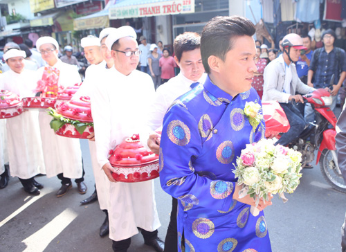 Lam Trường ngọt ngào hôn cô dâu Yến Phương - 15