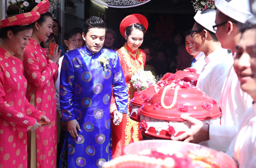 Lam Trường ngọt ngào hôn cô dâu Yến Phương - 11