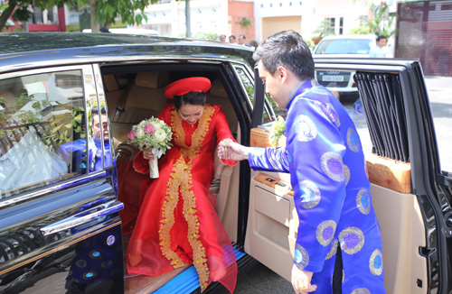 Lam Trường ngọt ngào hôn cô dâu Yến Phương - 7