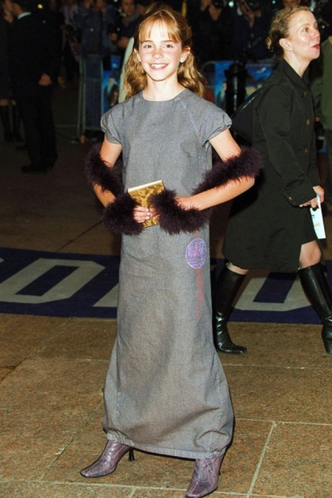 Cô bé dễ thương, xinh xắn Emma Watson trong Harry Potter ra dáng một minh tinh màn bạc năm 11 trong lần đầu tiên xuất hiện trên thảm đỏ.


