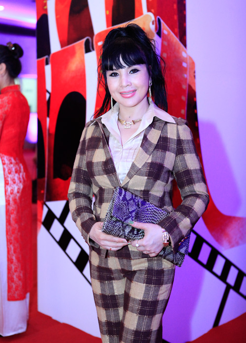 Trang Trần quyến rũ táo bạo bên "cháu gái" Mr. Đàm - 5