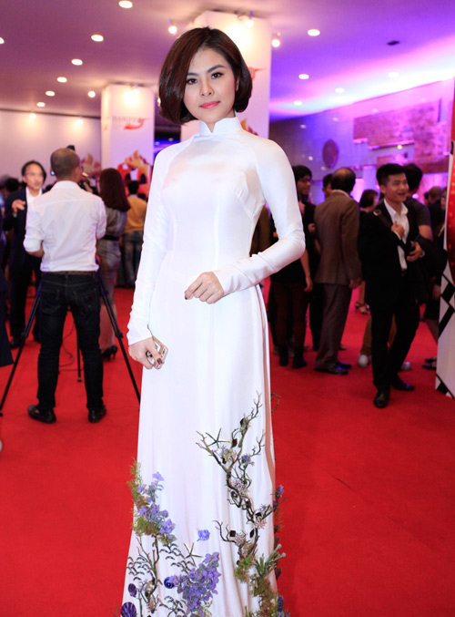 Trang Trần quyến rũ táo bạo bên "cháu gái" Mr. Đàm - 15