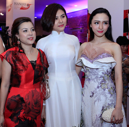 Trang Trần quyến rũ táo bạo bên "cháu gái" Mr. Đàm - 1