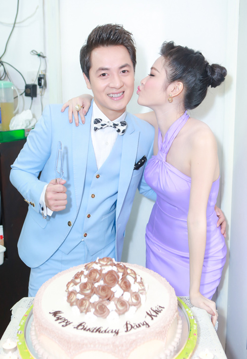 Đăng Khôi đón sinh nhật ngọt ngào bên vợ - 1