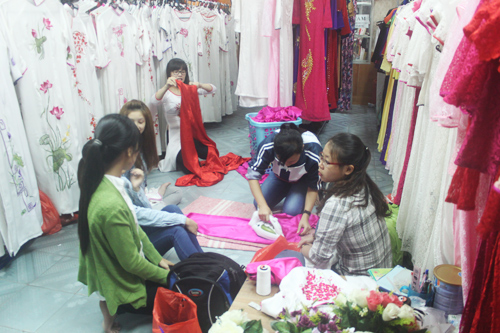 Phố thuê áo dài rẻ nhất Hà Nội - 2