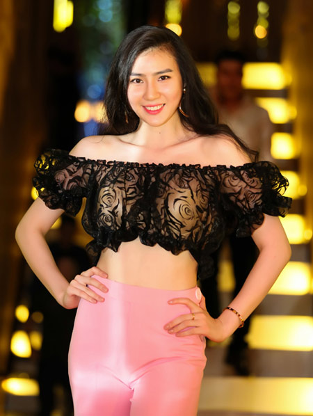 Tường Vy, Kỳ Hân xinh đẹp hút ánh nhìn - 11