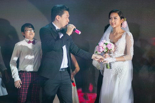 Lam Trường đàn hát tặng vợ trong tiệc cưới lần 2 - 4