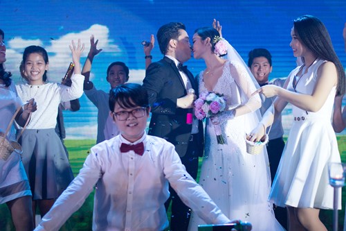 Lam Trường đàn hát tặng vợ trong tiệc cưới lần 2 - 5